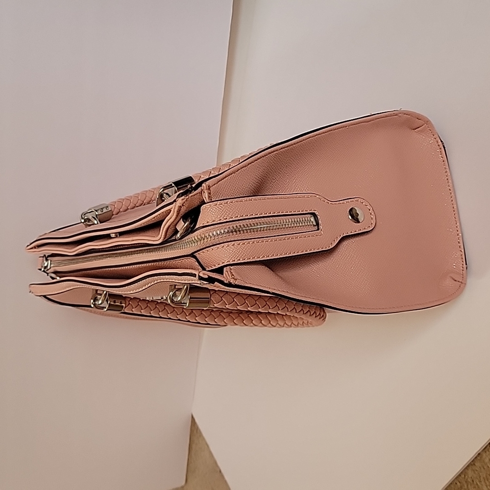 Light Pink Guess Bag - Picture 4 of 16